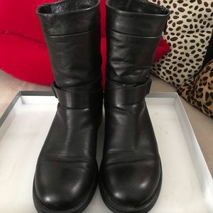 Aquatalia Sami Rustico Calf boot in black.